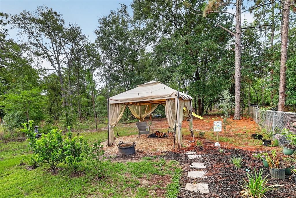 For Sale: $435,000 (4 beds, 2 baths, 2224 Square Feet)