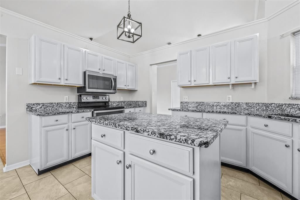 For Rent: $2,000 (3 beds, 2 baths, 1732 Square Feet)