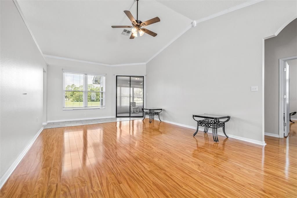 For Rent: $2,000 (3 beds, 2 baths, 1732 Square Feet)