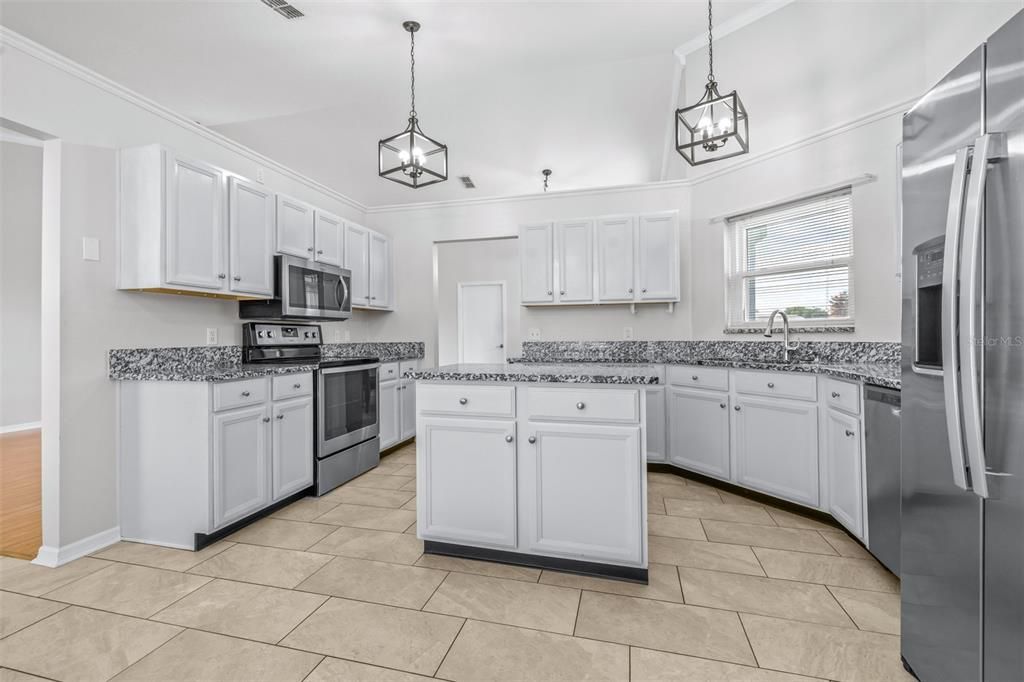 For Rent: $2,000 (3 beds, 2 baths, 1732 Square Feet)