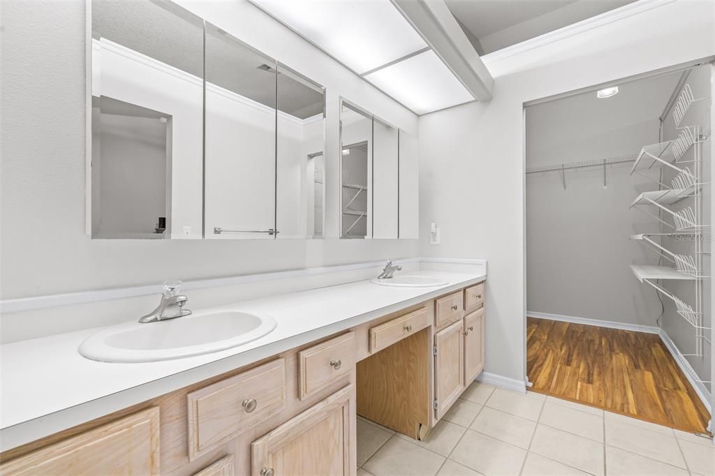 For Rent: $2,000 (3 beds, 2 baths, 1732 Square Feet)