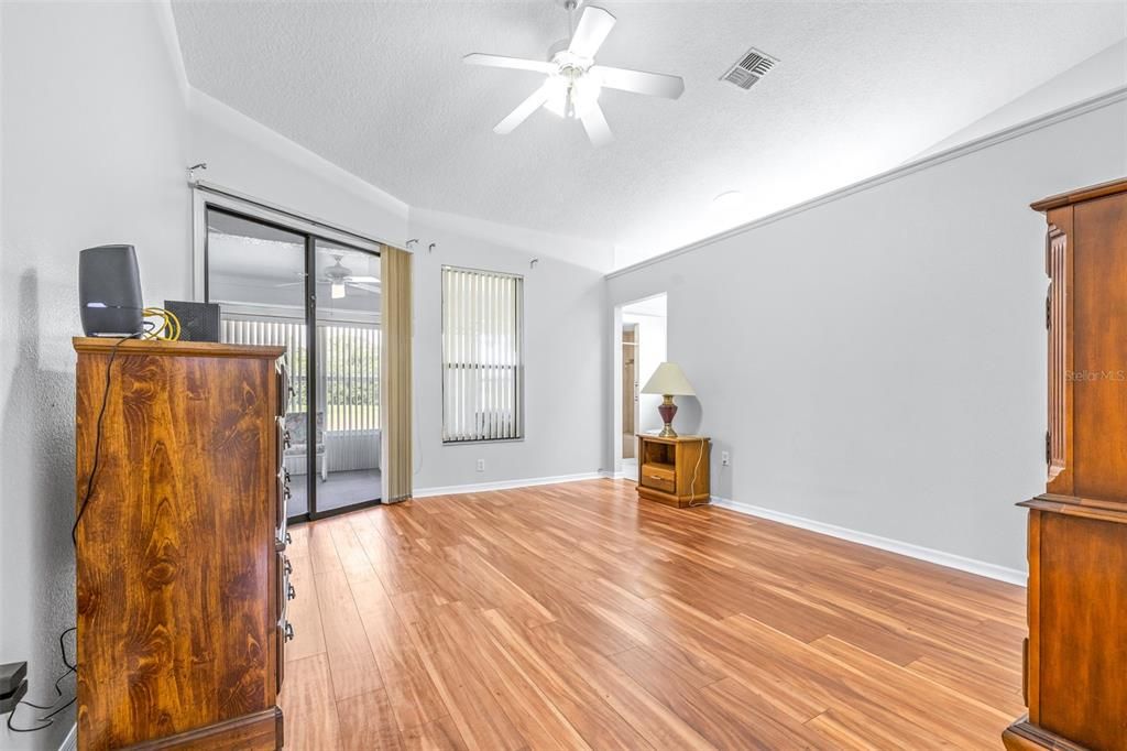 For Rent: $2,000 (3 beds, 2 baths, 1732 Square Feet)
