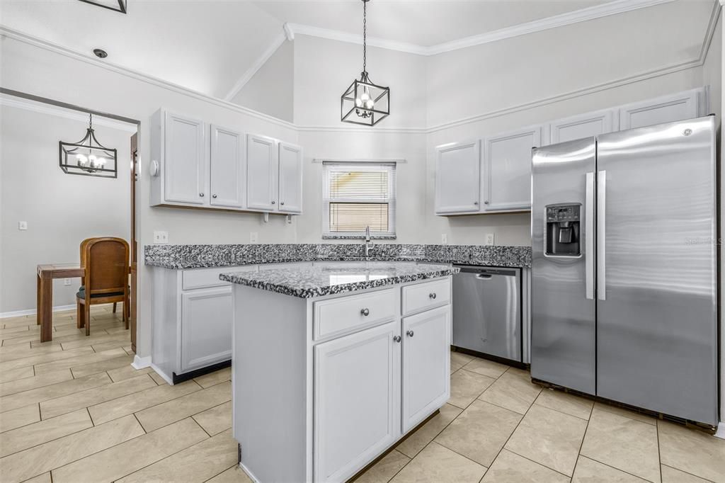 For Rent: $2,000 (3 beds, 2 baths, 1732 Square Feet)