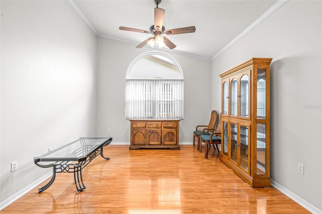 For Rent: $2,000 (3 beds, 2 baths, 1732 Square Feet)