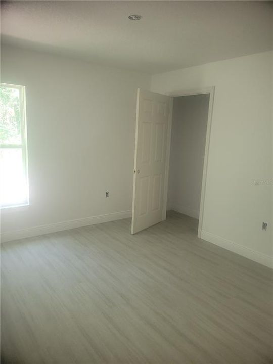For Sale: $225,000 (3 beds, 2 baths, 1070 Square Feet)