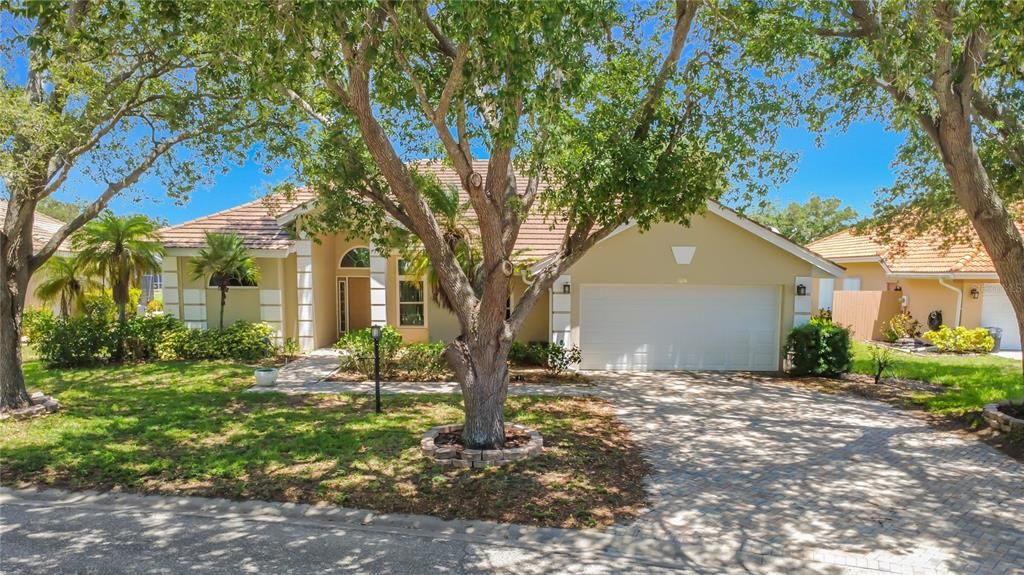 For Sale: $500,000 (4 beds, 2 baths, 2308 Square Feet)