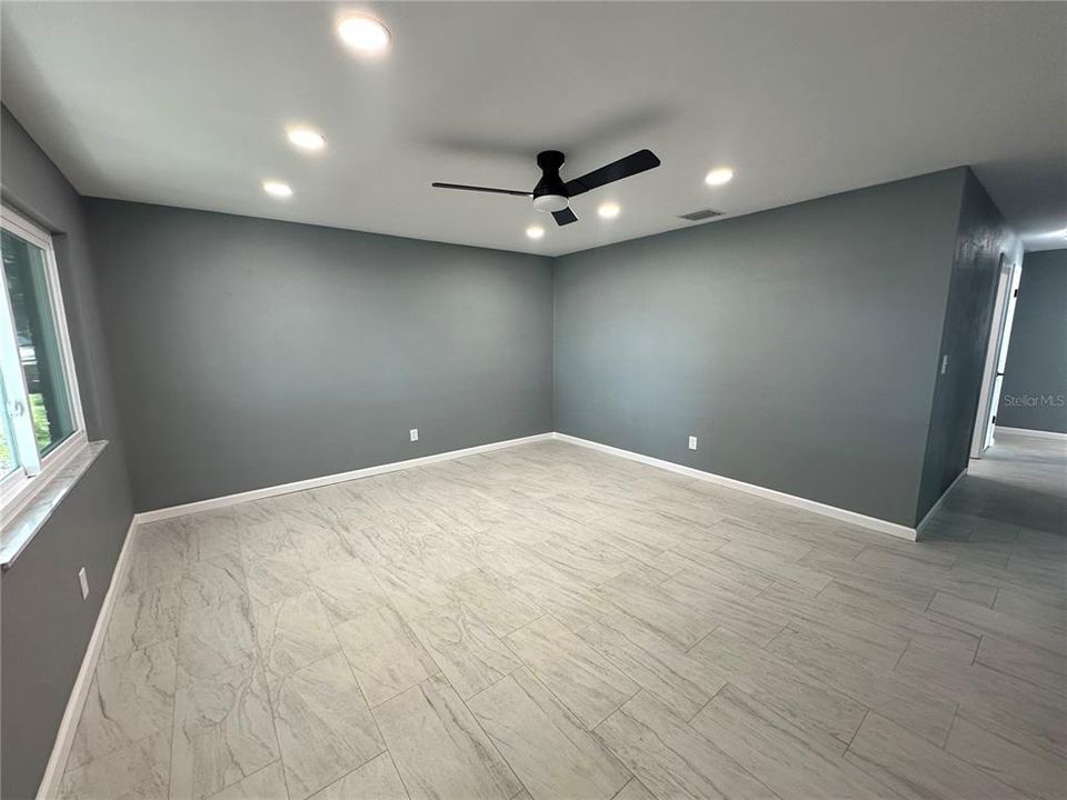 For Rent: $2,695 (4 beds, 2 baths, 1346 Square Feet)