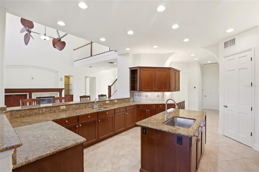 For Sale: $1,347,000 (4 beds, 4 baths, 4733 Square Feet)