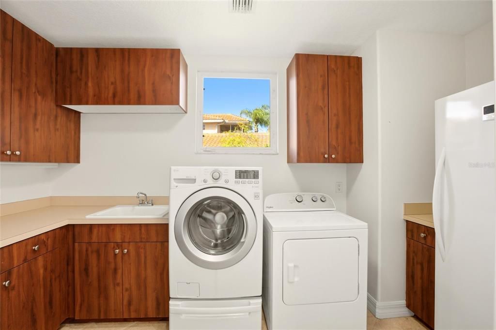 For Sale: $1,347,000 (4 beds, 4 baths, 4733 Square Feet)