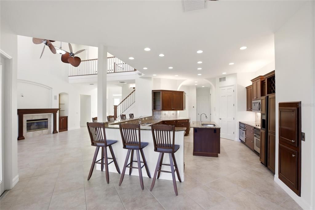 For Sale: $1,347,000 (4 beds, 4 baths, 4733 Square Feet)