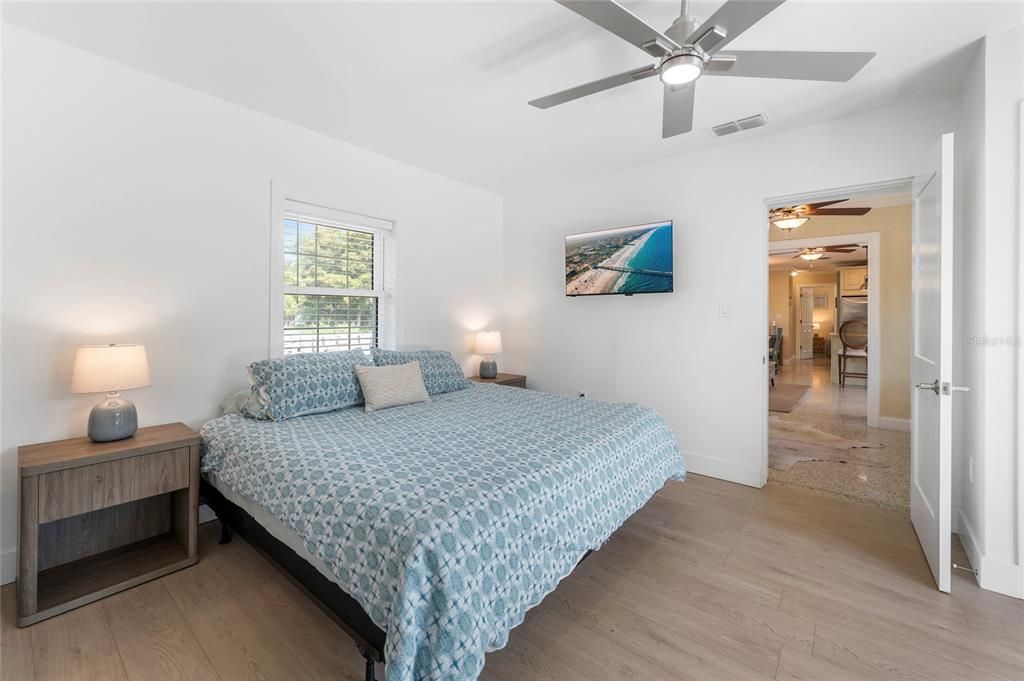For Sale: $999,900 (3 beds, 3 baths, 1810 Square Feet)