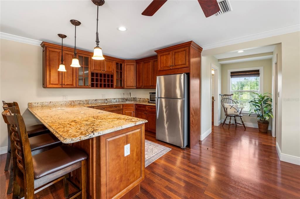 For Sale: $999,900 (3 beds, 3 baths, 1810 Square Feet)