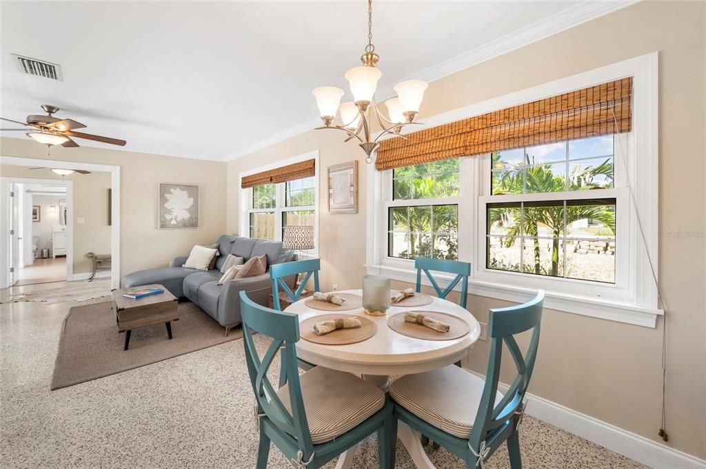 For Sale: $999,900 (3 beds, 3 baths, 1810 Square Feet)