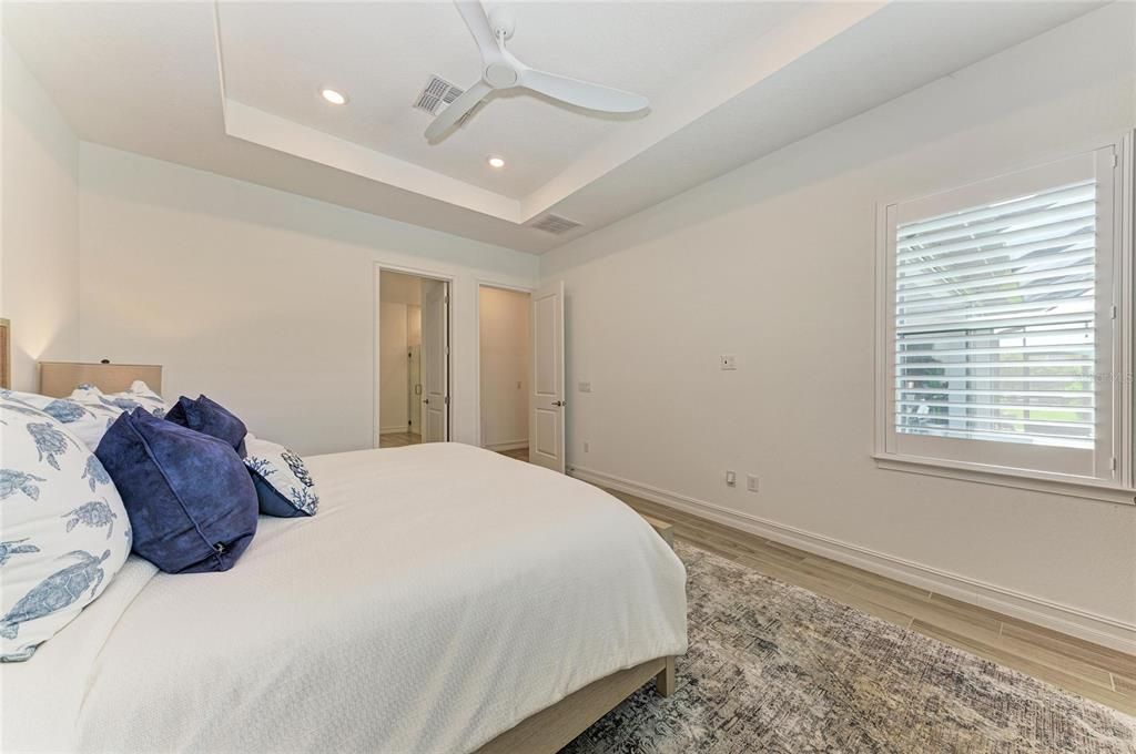 Activo con contrato: $975,000 (3 camas, 4 baños, 2804 Pies cuadrados)