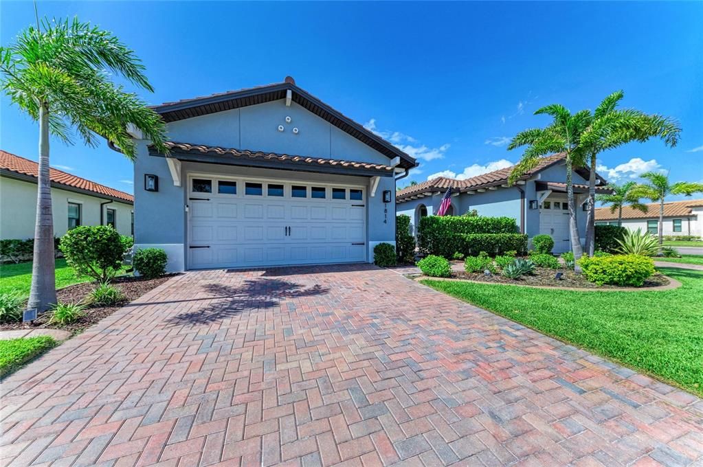 Activo con contrato: $975,000 (3 camas, 4 baños, 2804 Pies cuadrados)