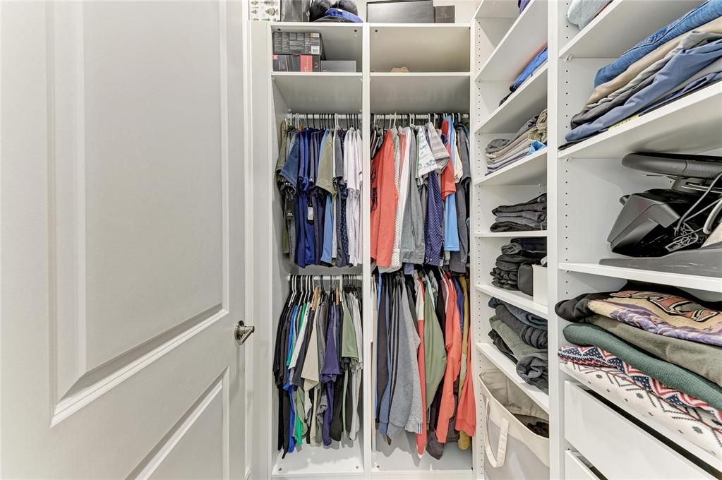 Activo con contrato: $975,000 (3 camas, 4 baños, 2804 Pies cuadrados)