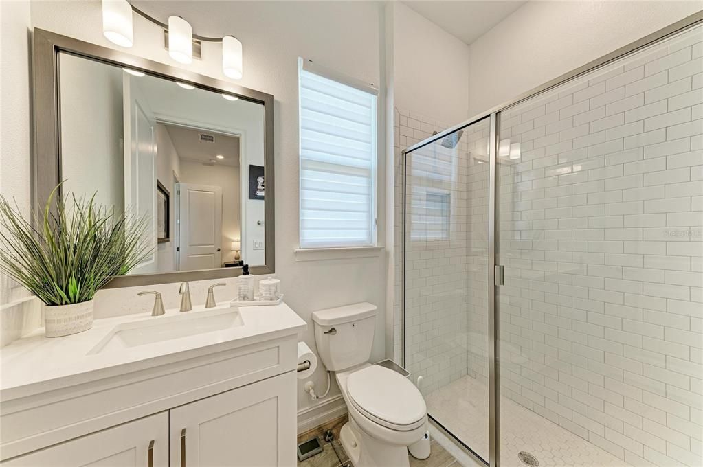 Activo con contrato: $975,000 (3 camas, 4 baños, 2804 Pies cuadrados)