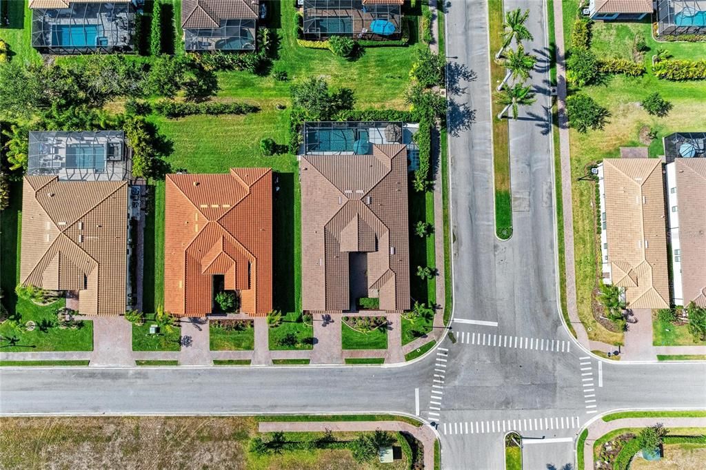Activo con contrato: $975,000 (3 camas, 4 baños, 2804 Pies cuadrados)