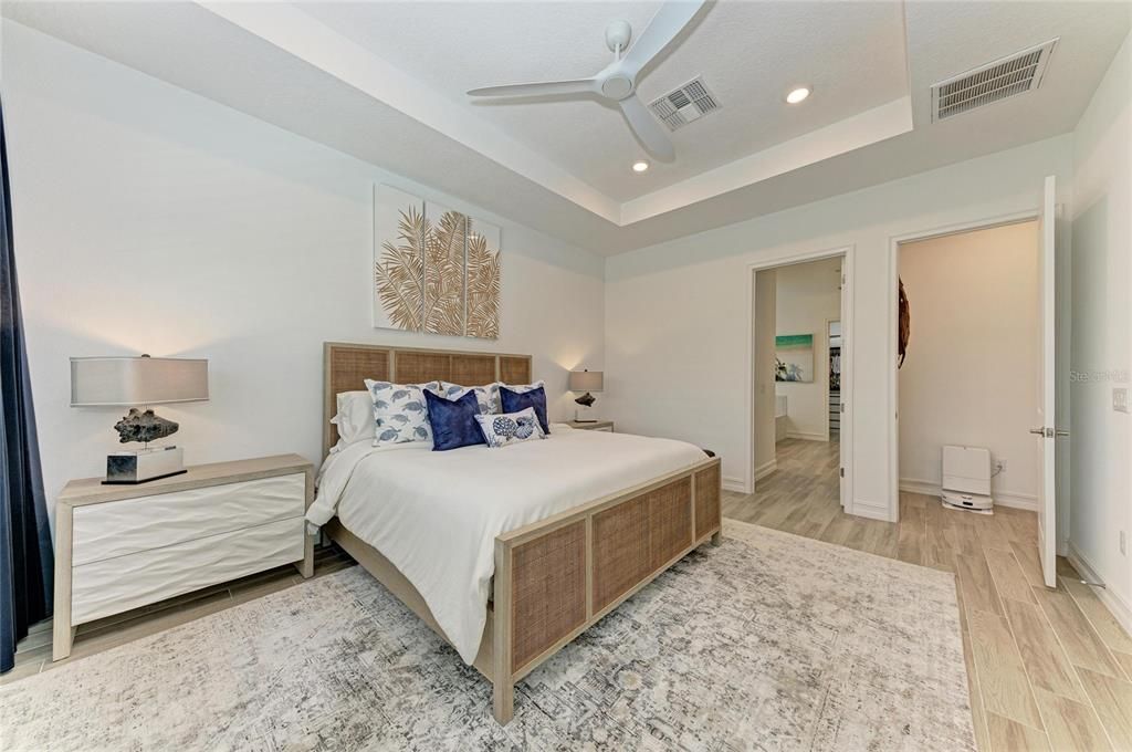 Activo con contrato: $975,000 (3 camas, 4 baños, 2804 Pies cuadrados)