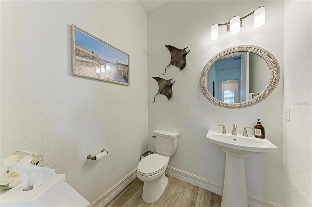 Activo con contrato: $975,000 (3 camas, 4 baños, 2804 Pies cuadrados)