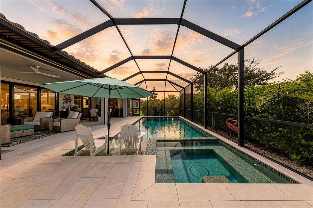 Activo con contrato: $975,000 (3 camas, 4 baños, 2804 Pies cuadrados)