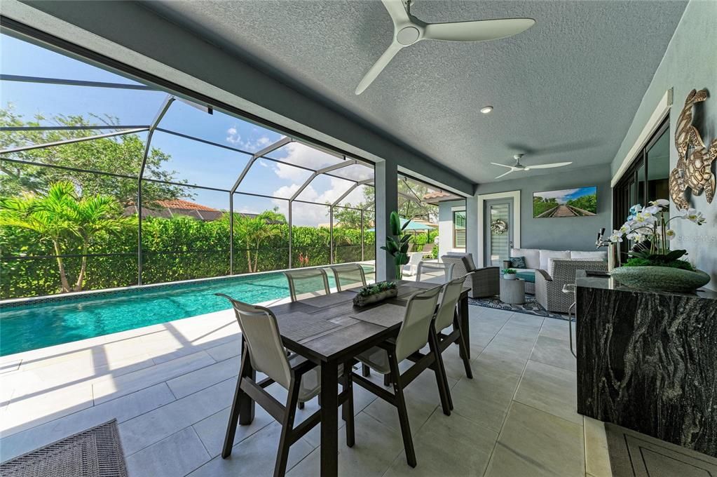 Activo con contrato: $975,000 (3 camas, 4 baños, 2804 Pies cuadrados)