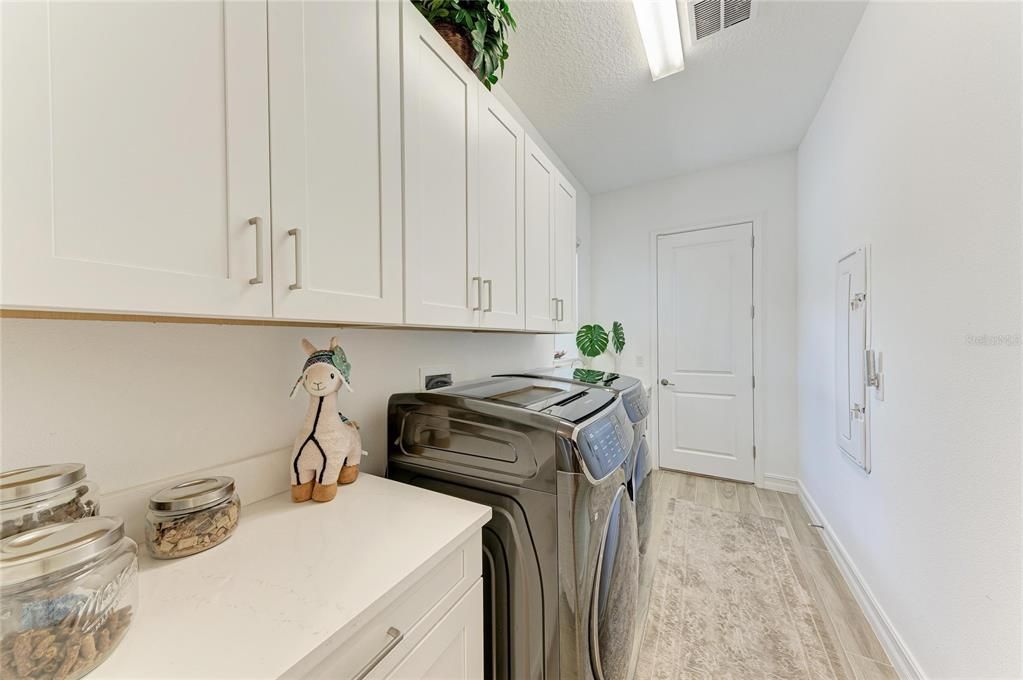 Activo con contrato: $975,000 (3 camas, 4 baños, 2804 Pies cuadrados)