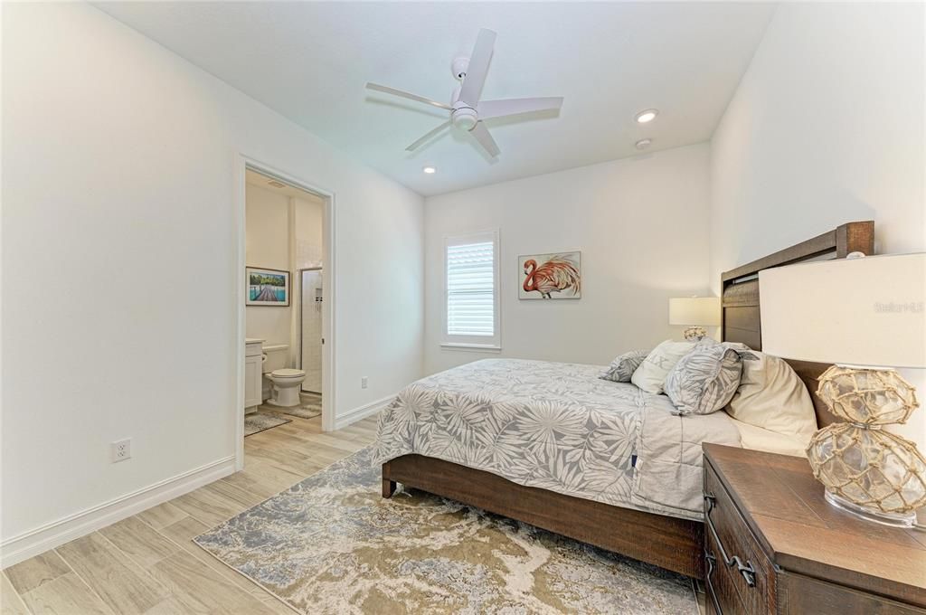 Activo con contrato: $975,000 (3 camas, 4 baños, 2804 Pies cuadrados)