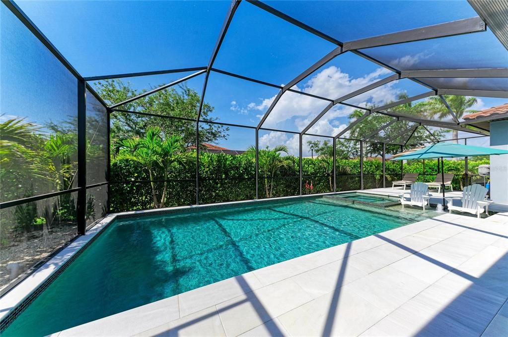 Activo con contrato: $975,000 (3 camas, 4 baños, 2804 Pies cuadrados)