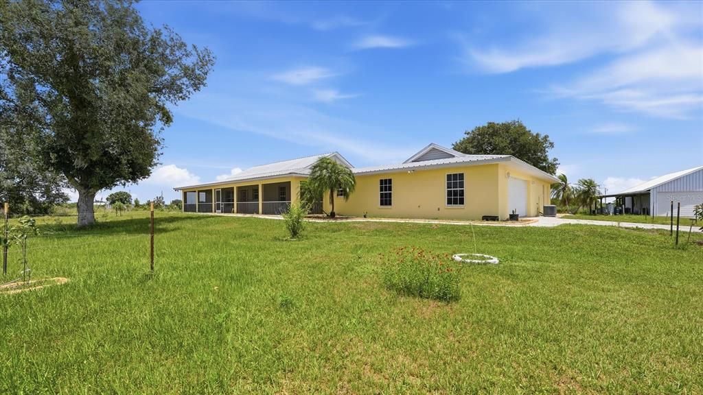 Active With Contract: $760,000 (4 beds, 3 baths, 3044 Square Feet)