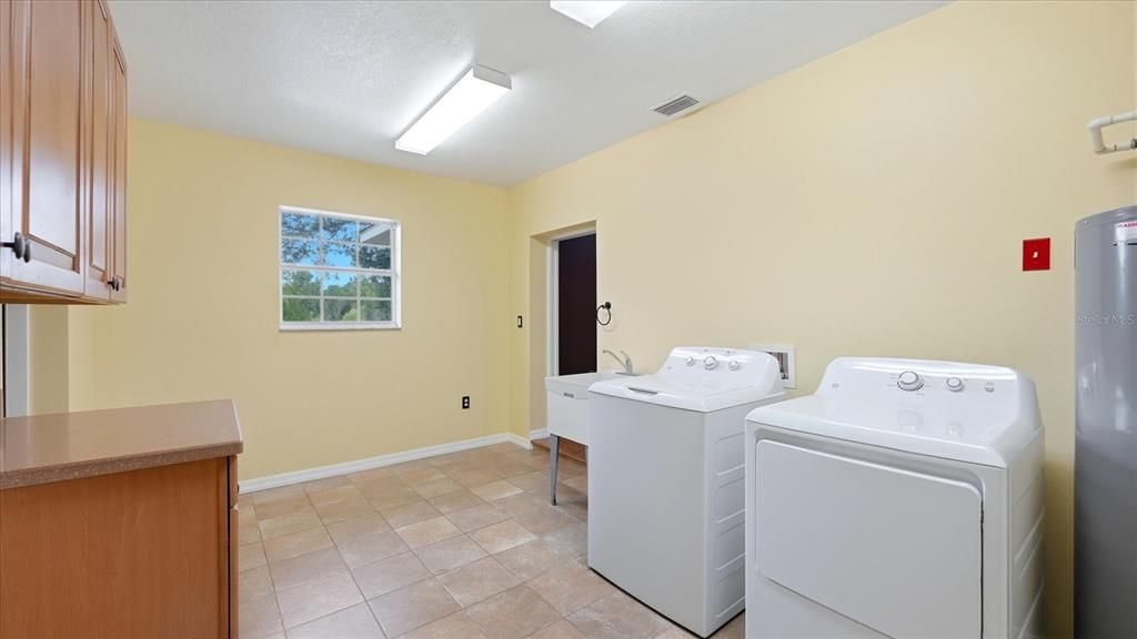 Active With Contract: $760,000 (4 beds, 3 baths, 3044 Square Feet)
