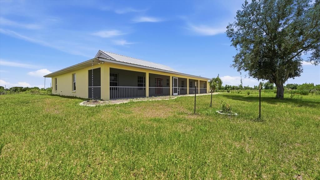 Active With Contract: $760,000 (4 beds, 3 baths, 3044 Square Feet)