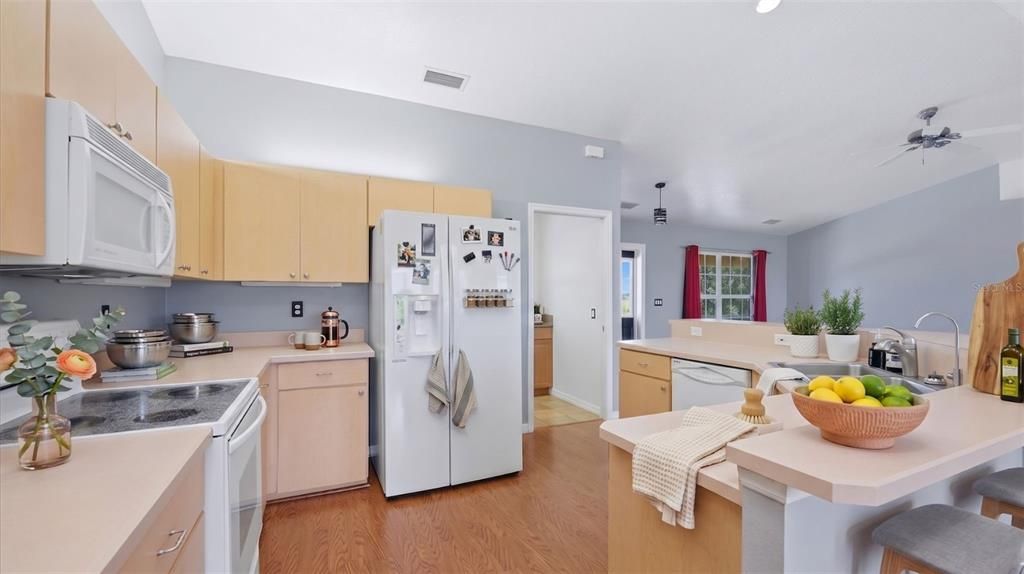 Active With Contract: $760,000 (4 beds, 3 baths, 3044 Square Feet)