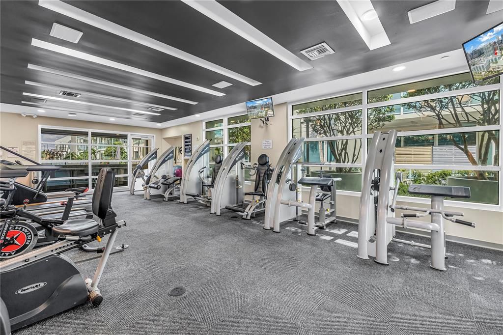 For Sale: $319,000 (1 beds, 1 baths, 622 Square Feet)