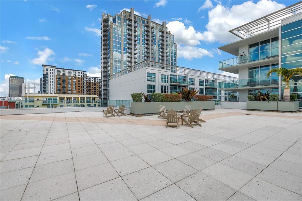 For Sale: $319,000 (1 beds, 1 baths, 622 Square Feet)