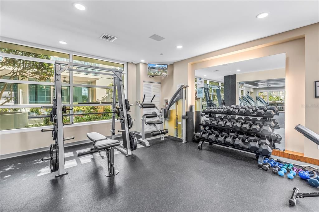For Sale: $319,000 (1 beds, 1 baths, 622 Square Feet)