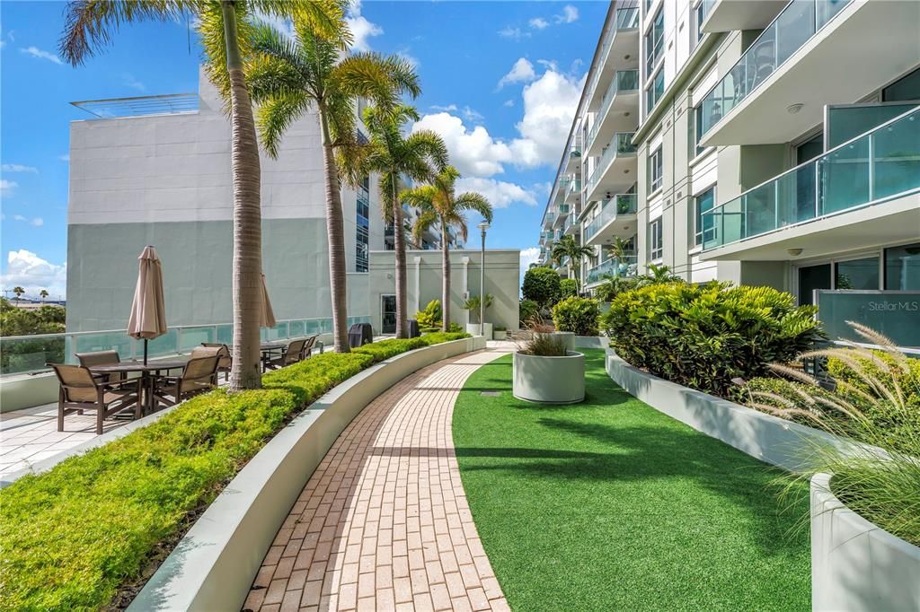 For Sale: $319,000 (1 beds, 1 baths, 622 Square Feet)