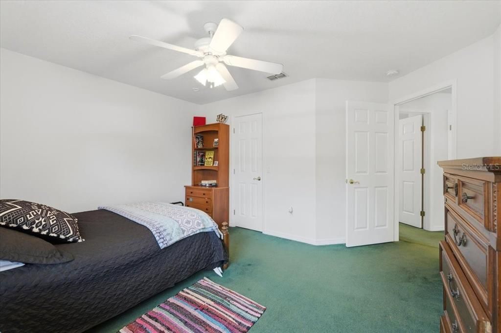 For Sale: $489,900 (4 beds, 2 baths, 2900 Square Feet)