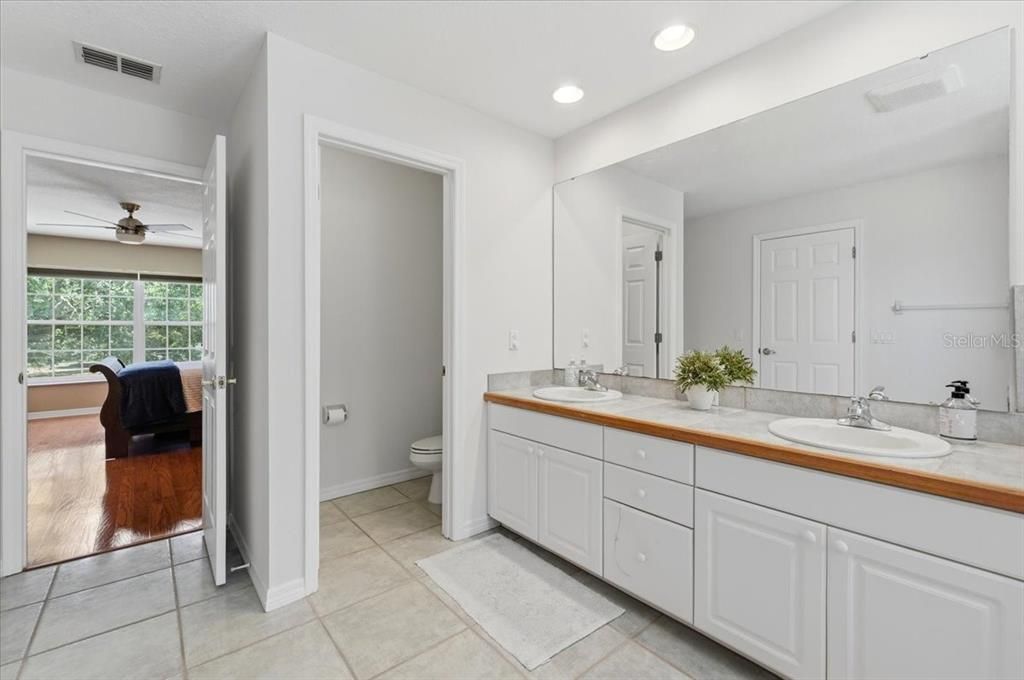 For Sale: $489,900 (4 beds, 2 baths, 2900 Square Feet)
