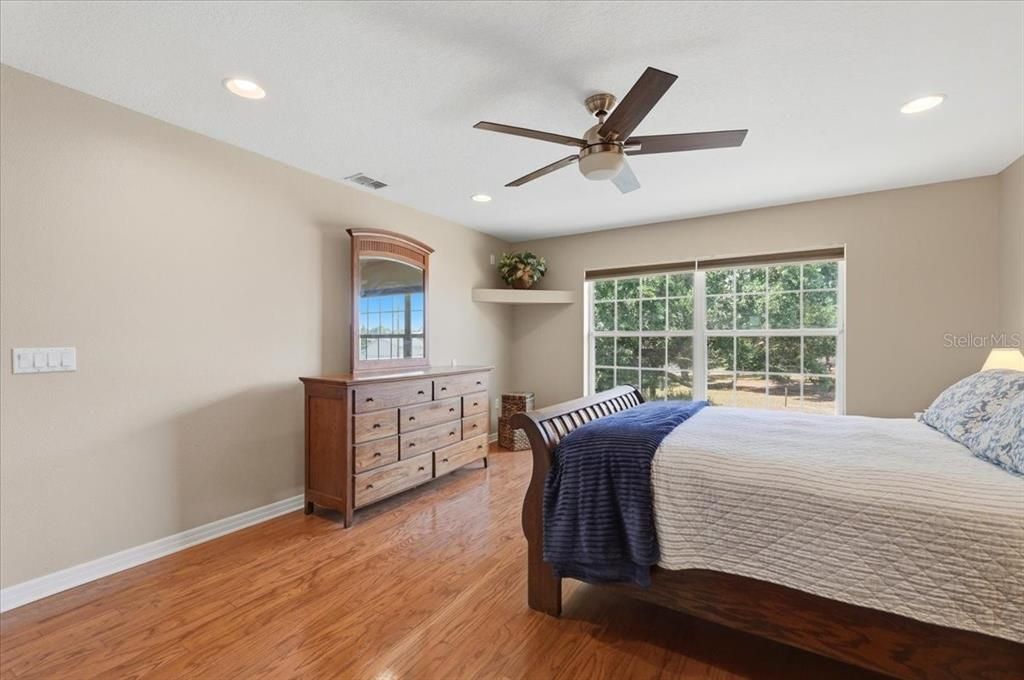 For Sale: $489,900 (4 beds, 2 baths, 2900 Square Feet)