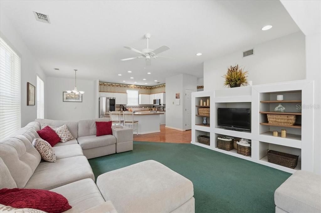 For Sale: $489,900 (4 beds, 2 baths, 2900 Square Feet)