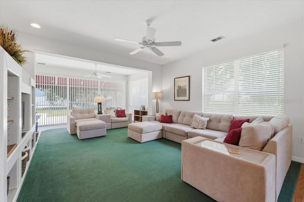 For Sale: $489,900 (4 beds, 2 baths, 2900 Square Feet)