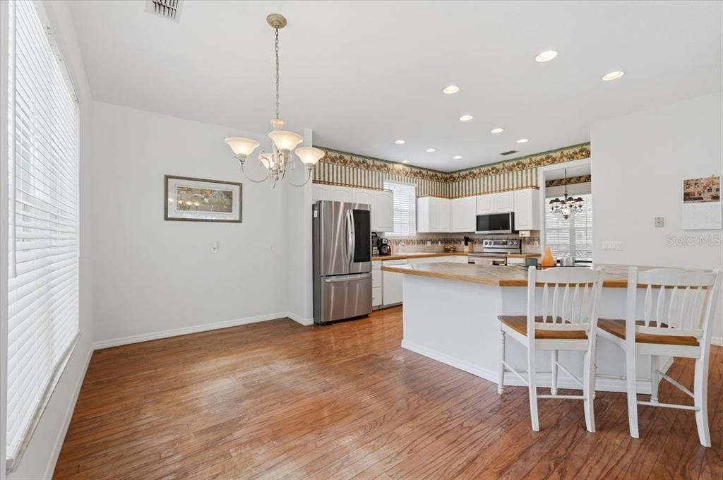 For Sale: $489,900 (4 beds, 2 baths, 2900 Square Feet)