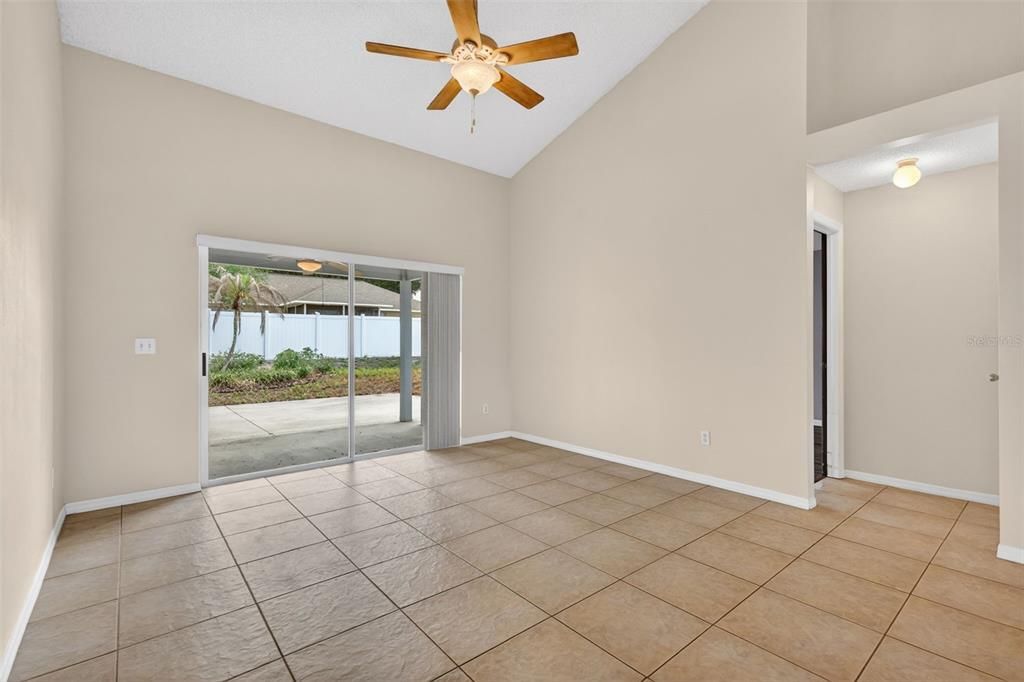 For Sale: $318,000 (3 beds, 2 baths, 1727 Square Feet)