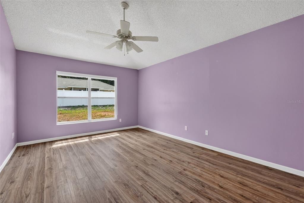 For Sale: $318,000 (3 beds, 2 baths, 1727 Square Feet)