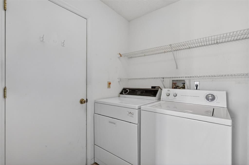 For Sale: $318,000 (3 beds, 2 baths, 1727 Square Feet)