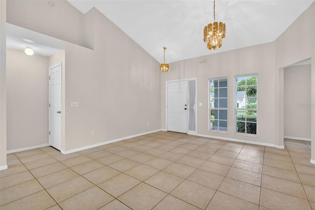 For Sale: $318,000 (3 beds, 2 baths, 1727 Square Feet)
