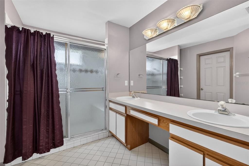 For Sale: $318,000 (3 beds, 2 baths, 1727 Square Feet)
