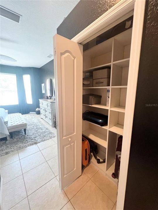 На продажу: $350,000 (2 спален, 2 ванн, 1798 Квадратных фут)