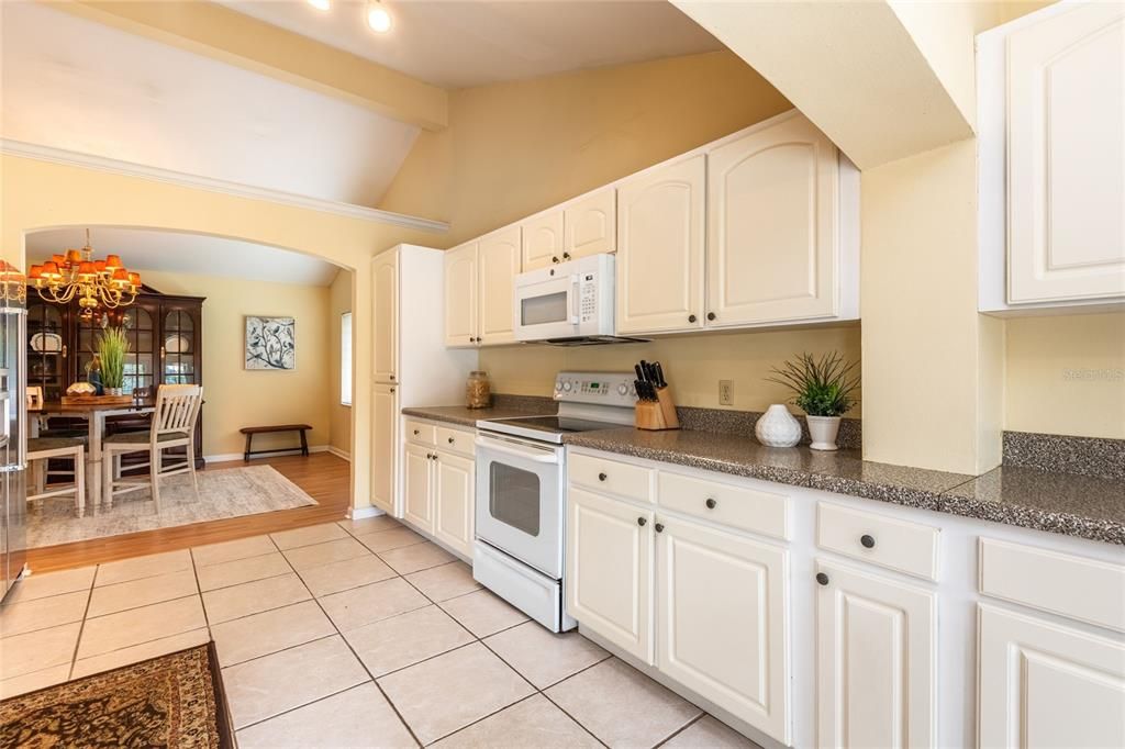 For Sale: $650,000 (4 beds, 2 baths, 2478 Square Feet)